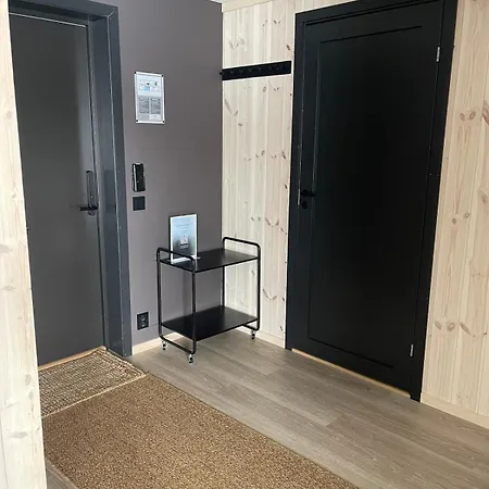 Ski-in & Out Totten Two Bedrooms Apartment *