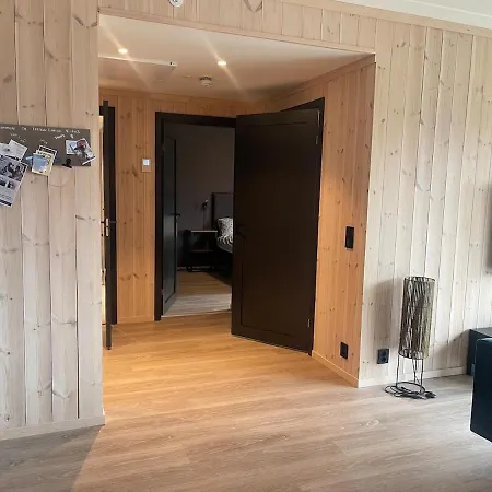 Ski-in & Out Totten Two Bedrooms Apartment
